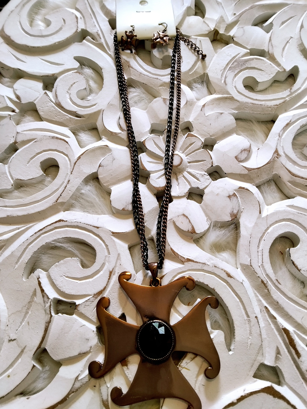 Vintage-Inspired Bronze Cross Pendant Necklace with Black Stone
